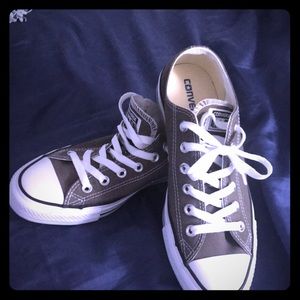 Men’s nwot grey converse size 7